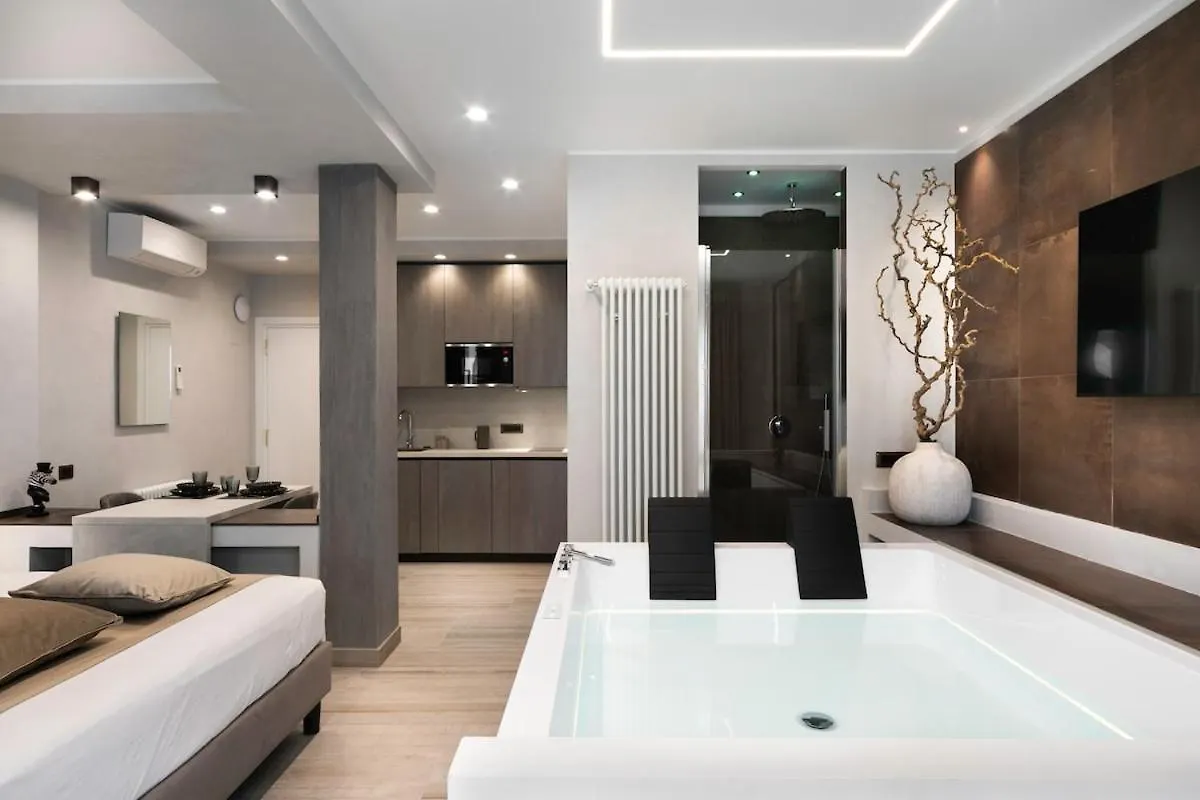 Deluxe Wellness Apartment E2 Rome 0*,  Italië